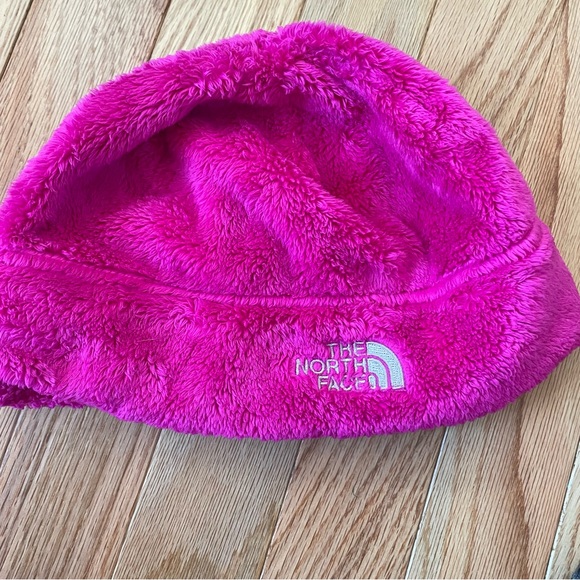 The North Face Beanie Hat Girls Medium Pink Logo Fleece Fuzzy - Picture 1 of 12